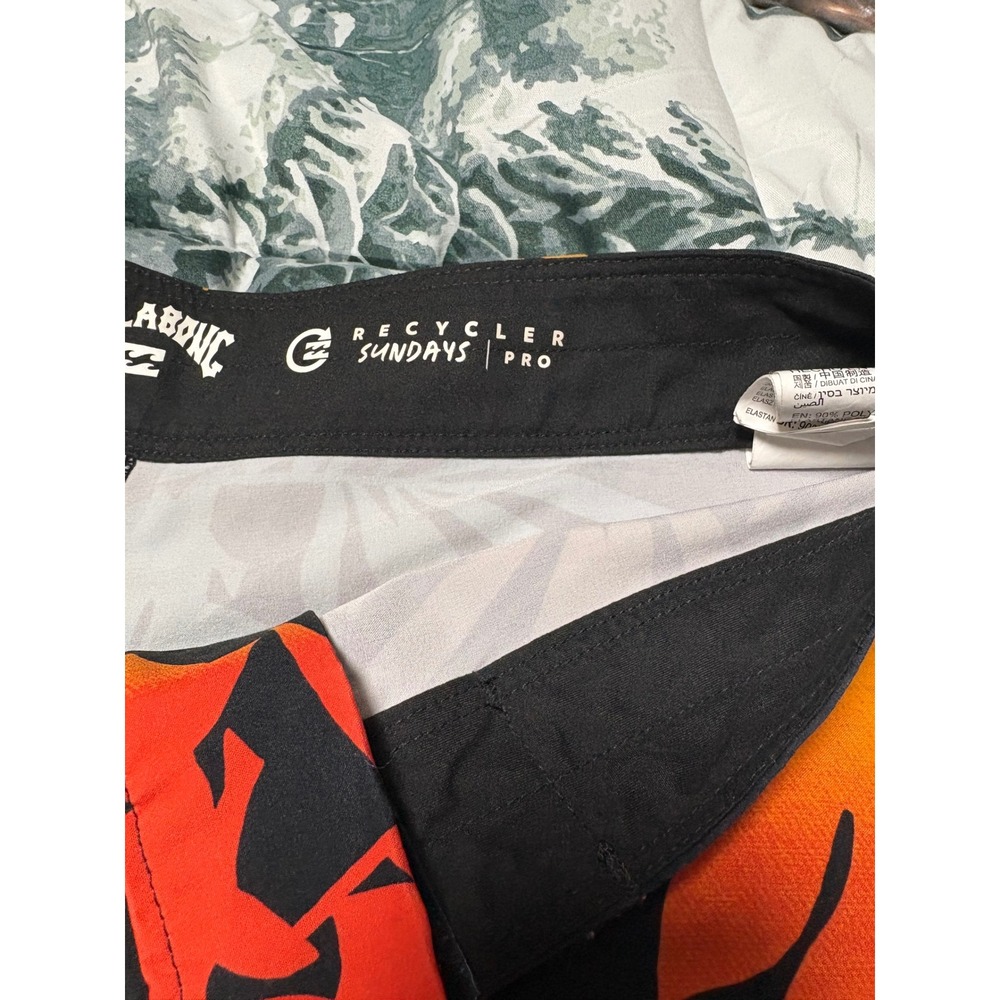 Billabong Swim Shorts swim wear Men's or youth Black Tropical Leaf Print - Picture 5 of 9
